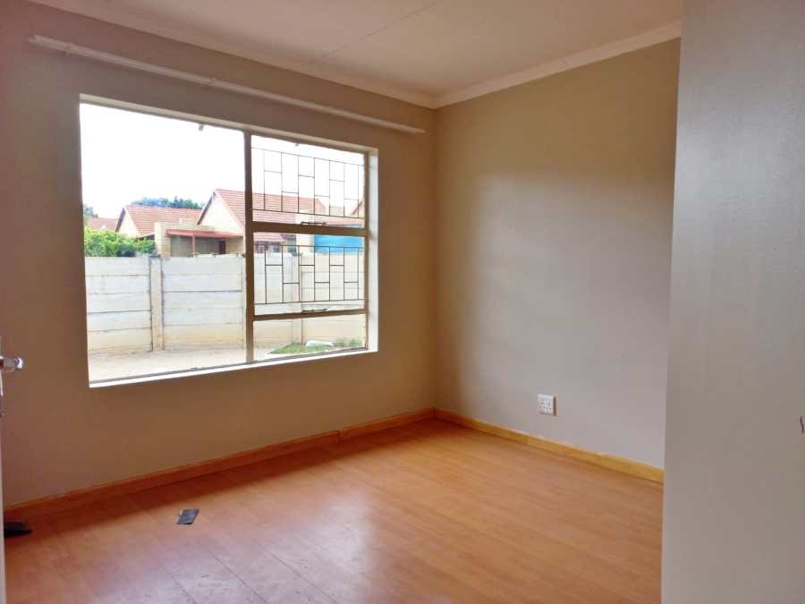To Let 2 Bedroom Property for Rent in Langenhovenpark Free State